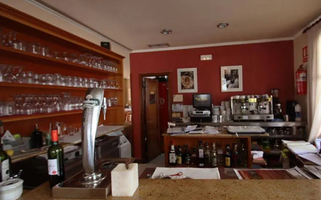 Hostal Restaurante Méndez "El Guardia"
