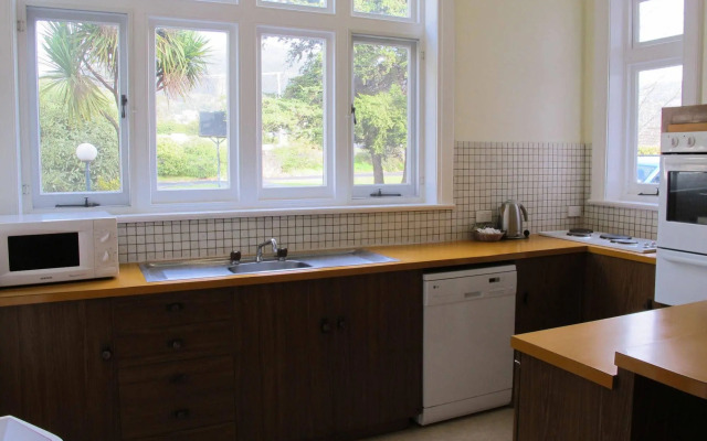 Riverfront Motel & Restaurant