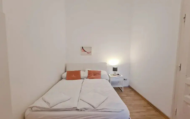 Spacious 2BR Apt Long Stay in Vienna