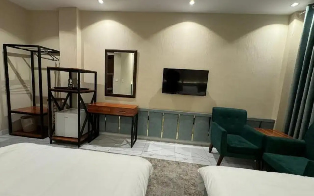 Shelton Boulevard Hotel Lahore