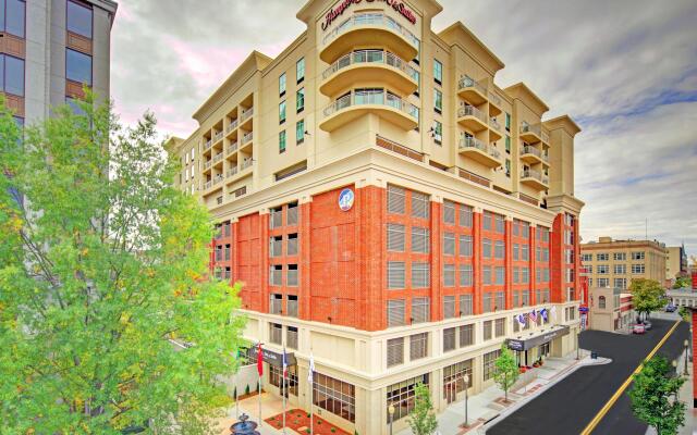 Hampton Inn & Suites Roanoke-Downtown