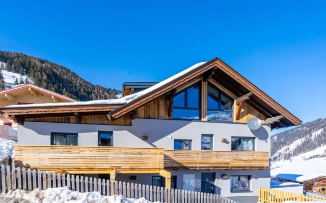 Modern Holiday Home in Salzburg with Swimming Pool