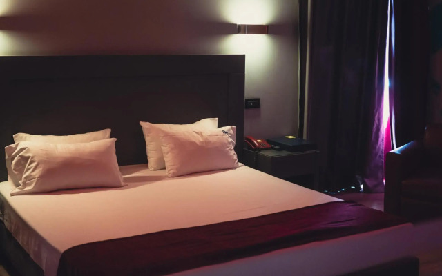 Pines Hotel
