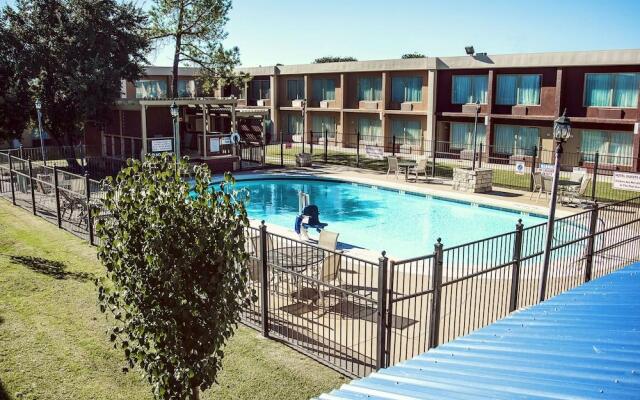 Express Inn & Suites