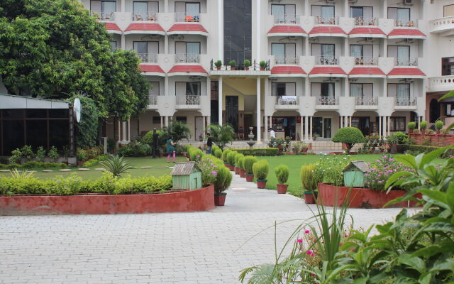 Hotel Surya