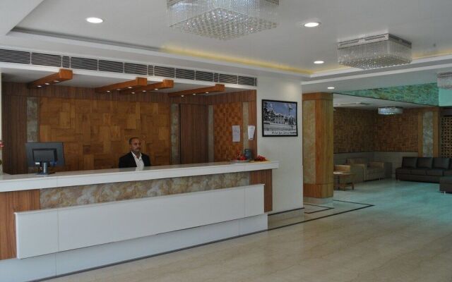 Hotel Kalka Royal