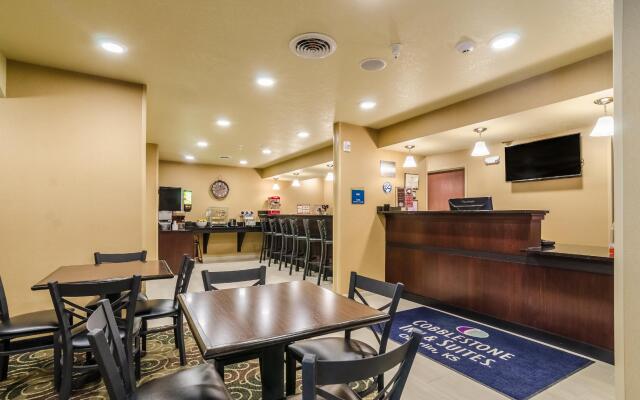 Cobblestone Inn & Suites - Oberlin