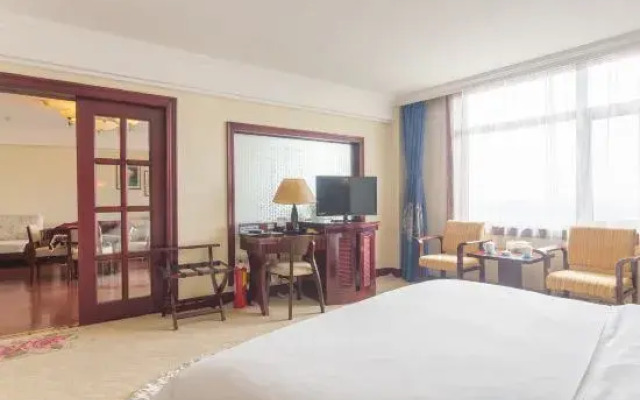 Dongfang Hotel