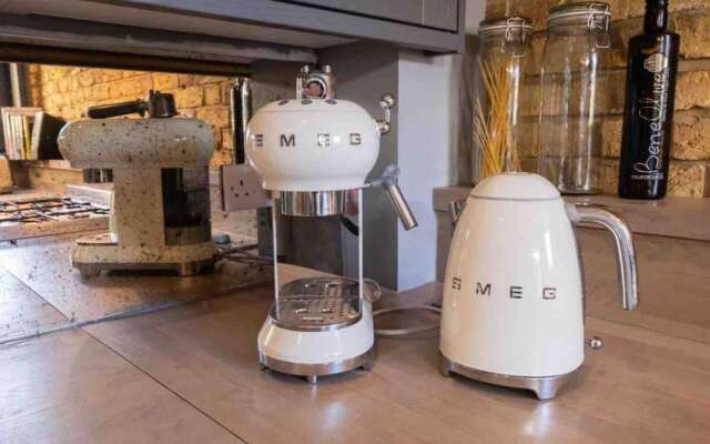 Stylish 2 Bed House in Superb Greenwich Location