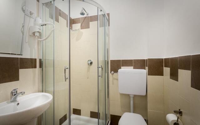 Stella Della Casa Florence