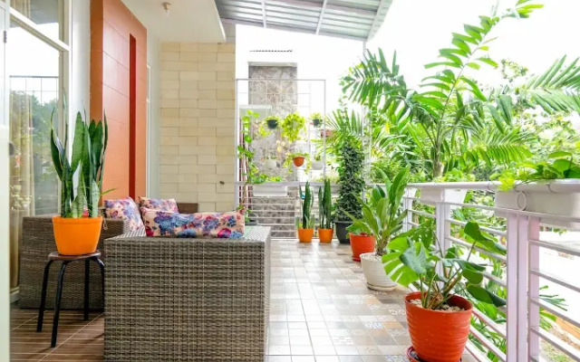 Tiara Family Residence by OYO Rooms