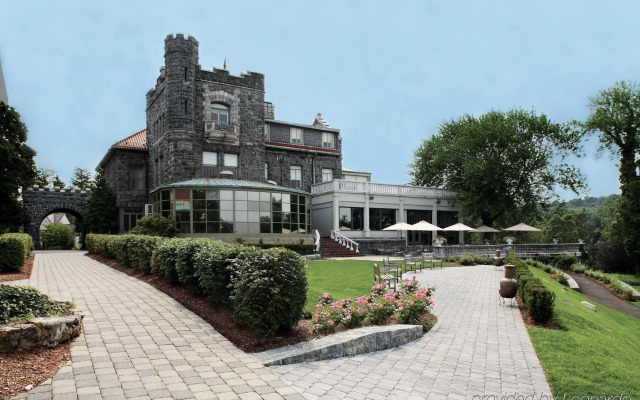 Tarrytown House Estate