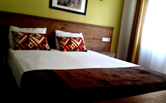Taner Otel