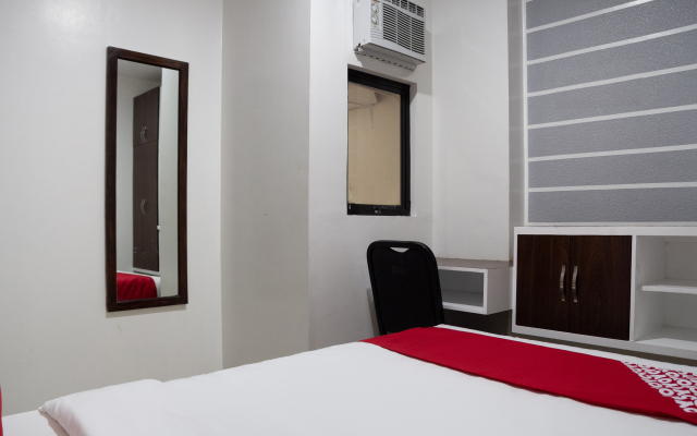 OYO 165 Circle-B Apartelle & Suites