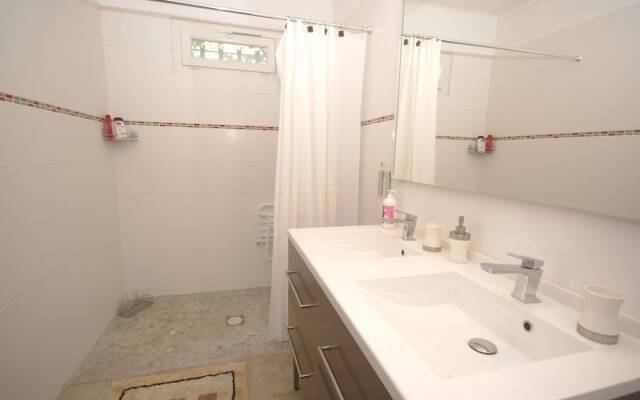 Holiday Home in Le Thor With Private Pool