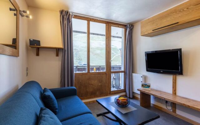 Rond Point des Pistes 28401