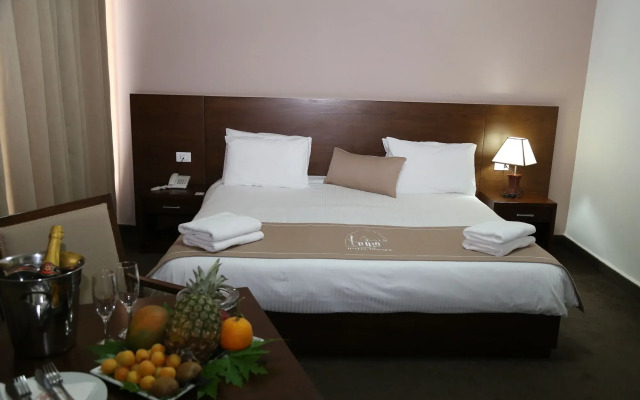 Douma Hotel