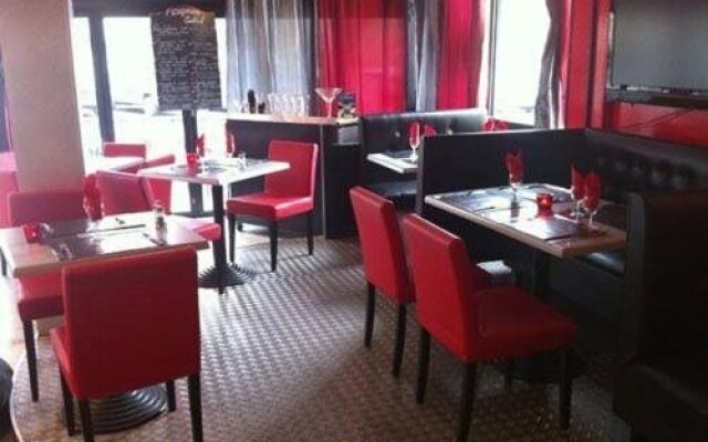 L'Excess Hotel