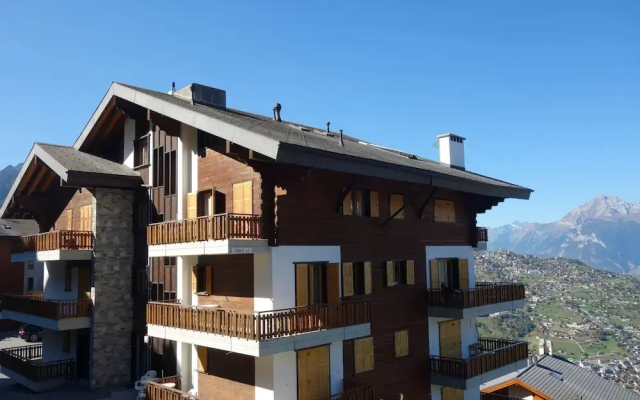 Luxury Apartment Amidst Hills