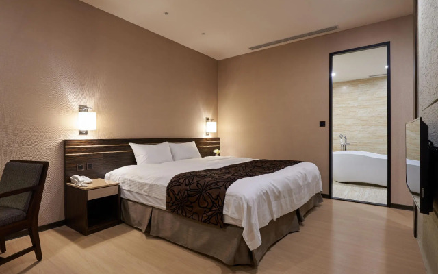 Sol Hotel