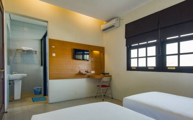 ZEN Rooms Basic Kupang Baru
