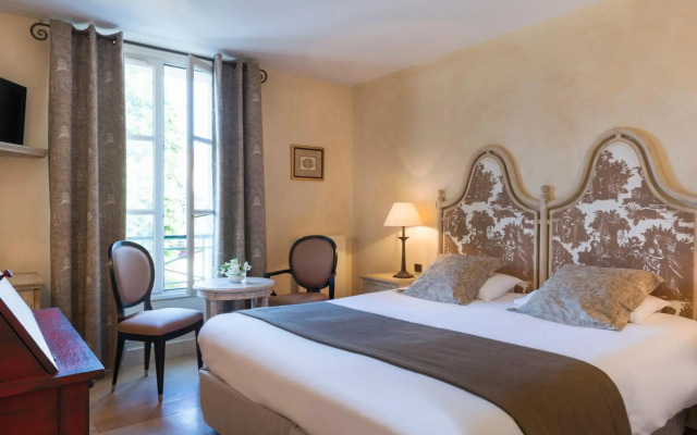 Hôtel Aux Vieux Remparts, The Originals Relais