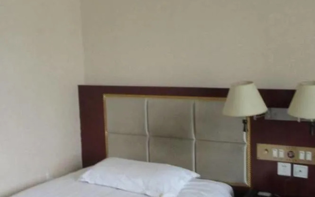 Qingdao Tianwei Huaqing Hotel