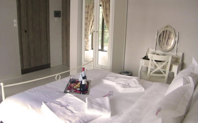 Theatro Hotel Odysseon