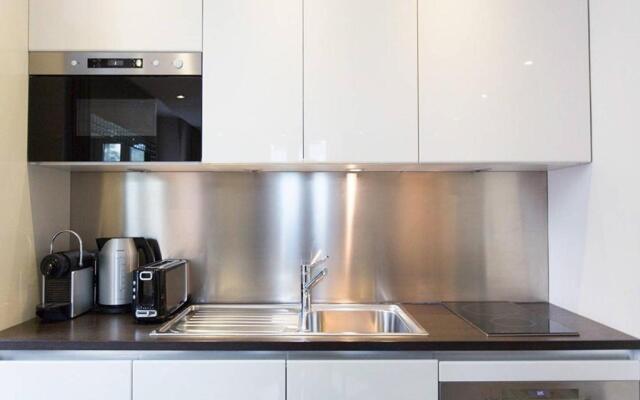 1 Bedroom in Front of the Palais!