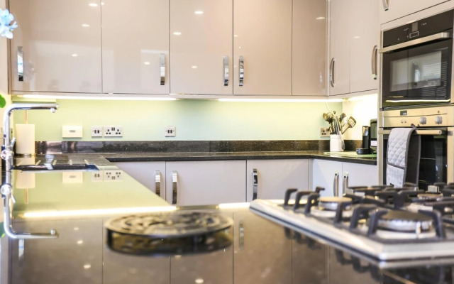 Seascape - 4 bed Home in Bracklesham Bay