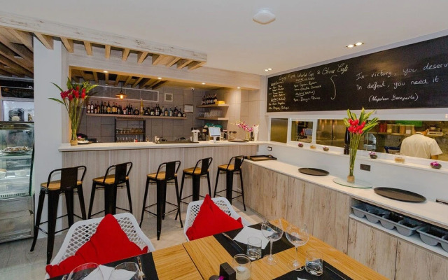 Oceanstone Phuket By Holy Cow 503