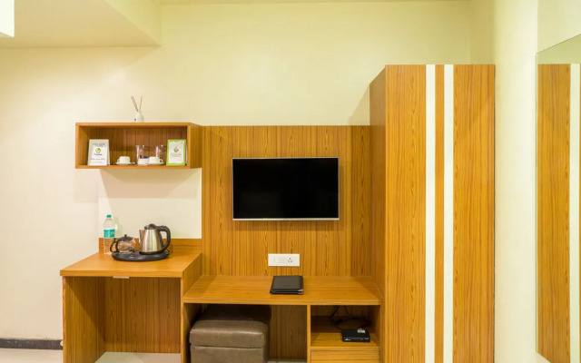 OYO 6832 Hotel 7 CEPL