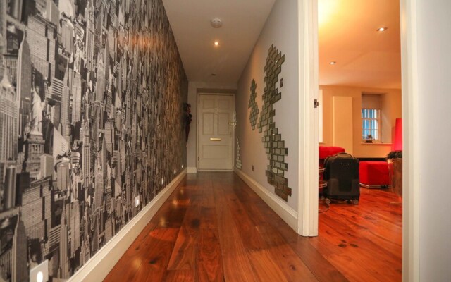 Lovely 2 Bed Flat in Warren Street