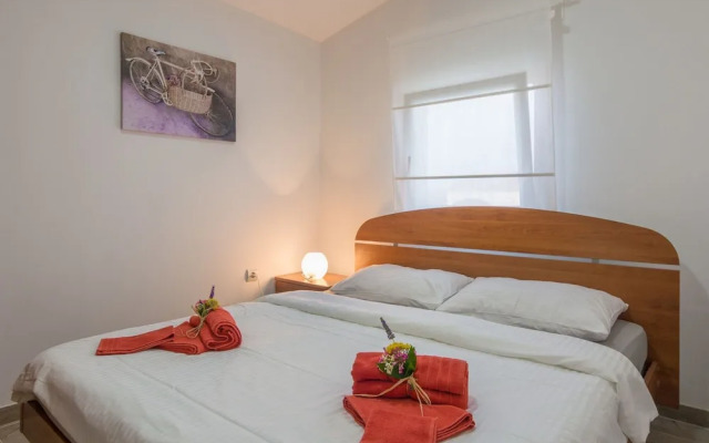Holiday Home in Vir With Terrace