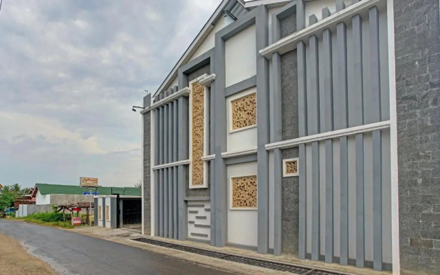 OYO 90404 Pringombo Homestay 2 Syariah