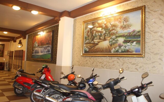 Tay Ho Hotel