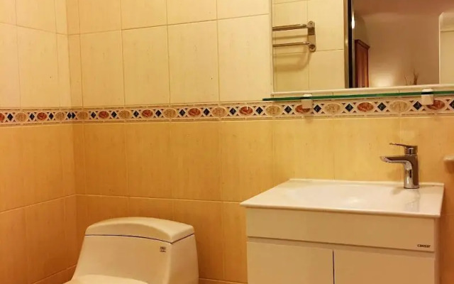 Whales Mountain & Seaview Resort