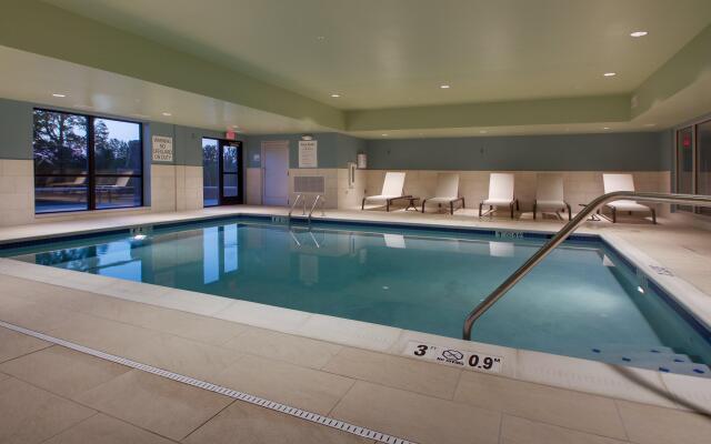 Holiday Inn Express and Suites-Elizabethtown North by IHG