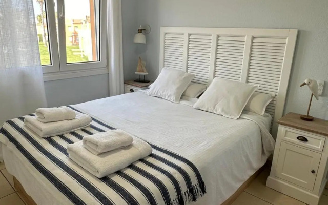 Oliva Nova flat in front of MET