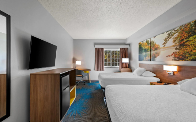 Days Inn by Wyndham Carroll