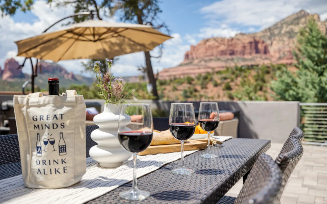 The Viewpoint by Avantstay Luxe Home + Spa/views