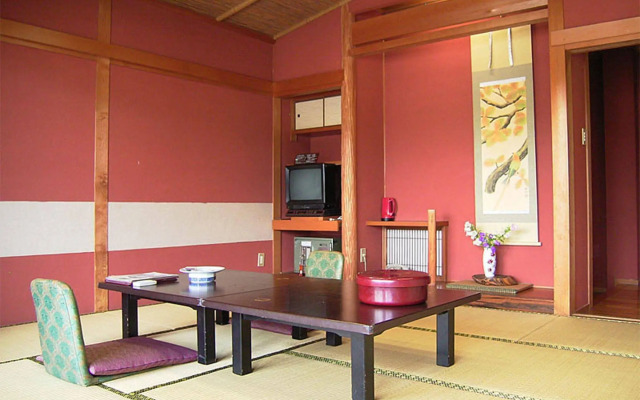 Toushijima Onsen Suzunami