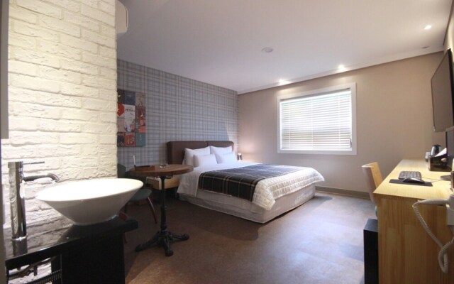 Busan Deokcheon Den Basta Hotel