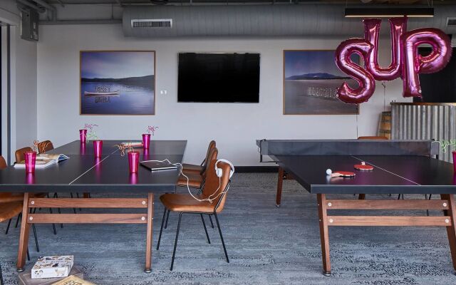 Moxy Denver Cherry Creek