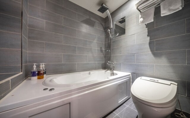 Seongbuk (Bomun-Dong) Piano