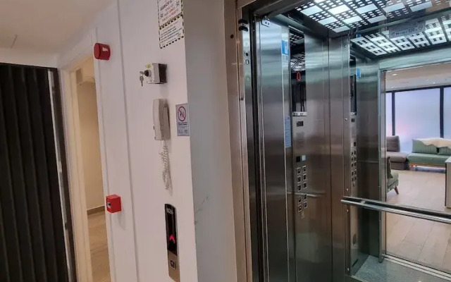 10m2 Hotel