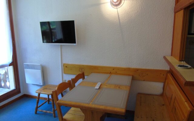 Lou Services Apartment THC93 LSI 001