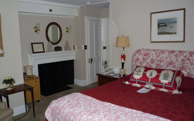 The Roger Sherman Inn