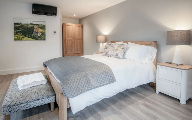 The Sleeping Giant - Pen Y Cae Inn