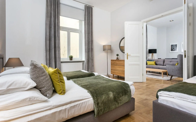 Venetian House Market Square Aparthotel